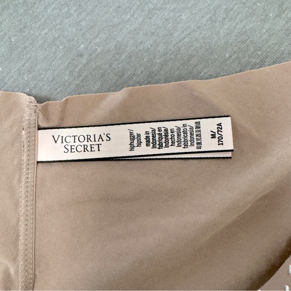 Victoria’s Secret No-show Seamless Nude Hiphugger/Hipster Panty Underwear - Picture 3 of 3